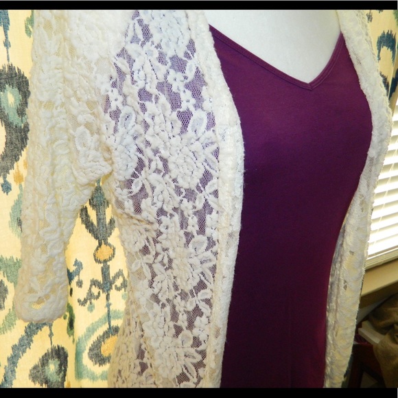 White lace sweater - Picture 2 of 3